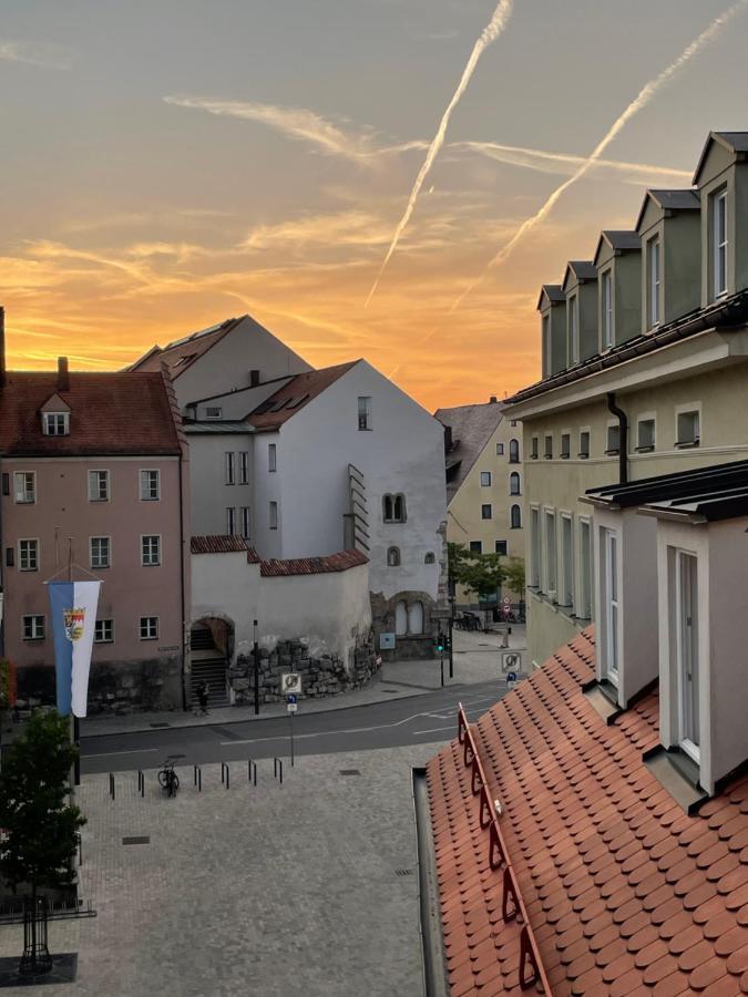 Liboria: Stylische Altstadtwohnung Ratisbona Esterno foto